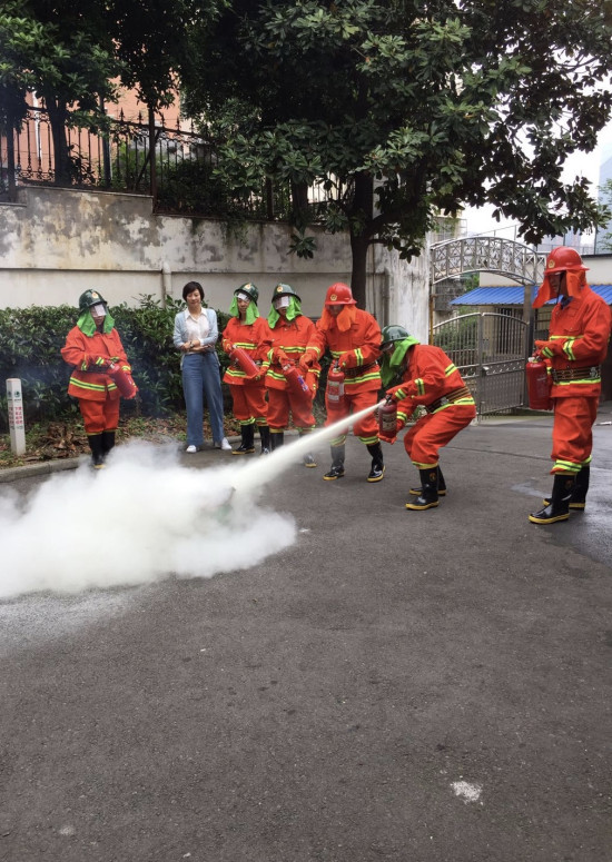 手提式干粉灭火器使用方法(图1)