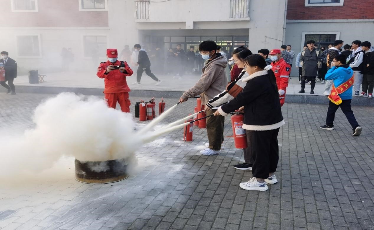 干粉灭火器正确使用方法(图1)